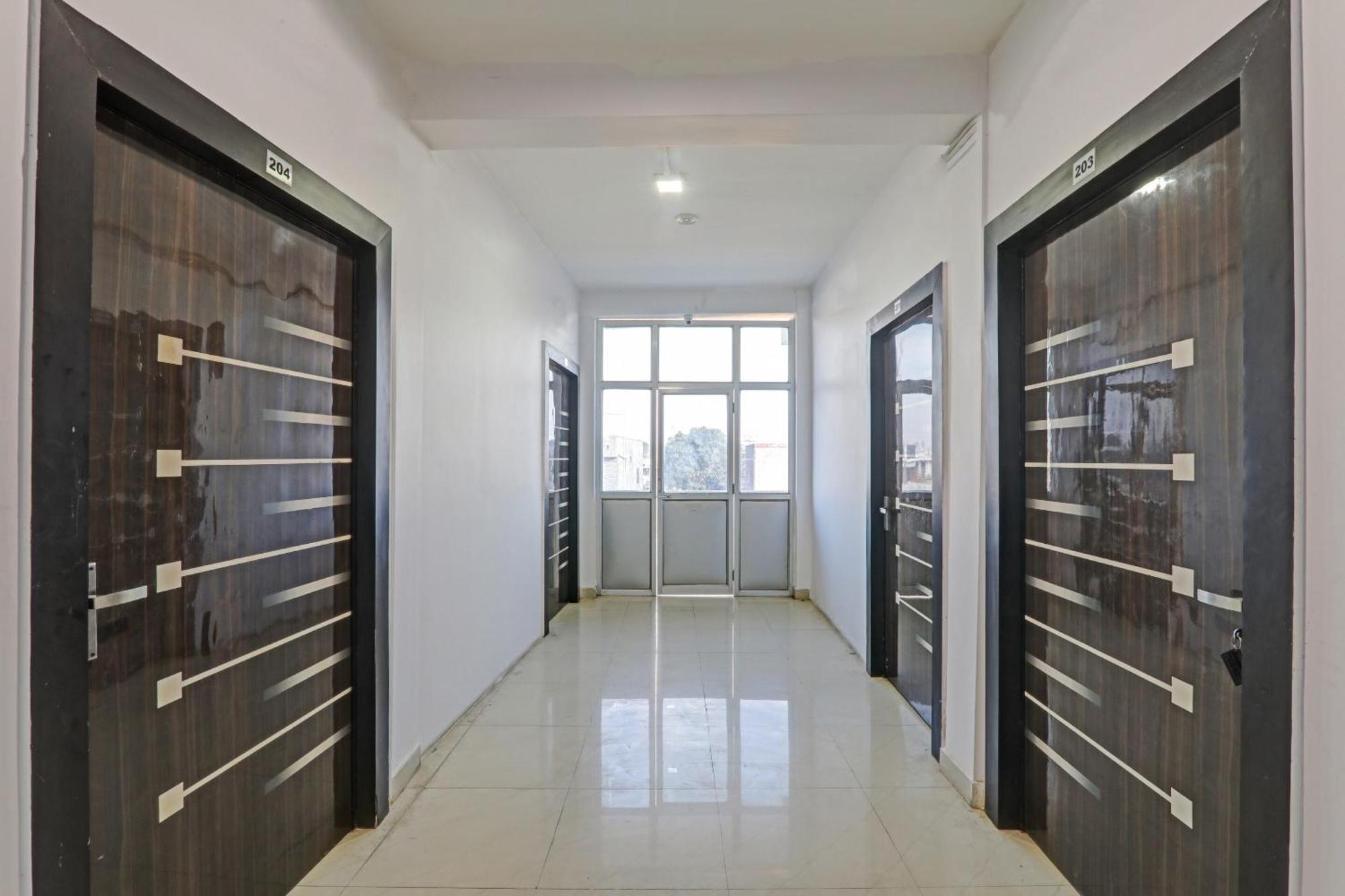 Oyo Flagship 81064 Chaudhary In Otel Gorakhpur Dış mekan fotoğraf